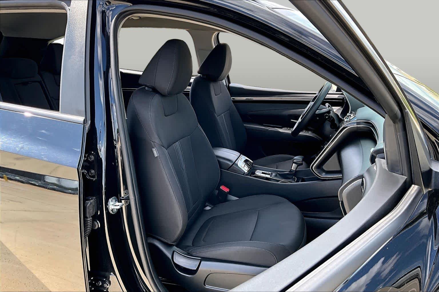 Used 2024 Black Pearl Hyundai SEL image 9