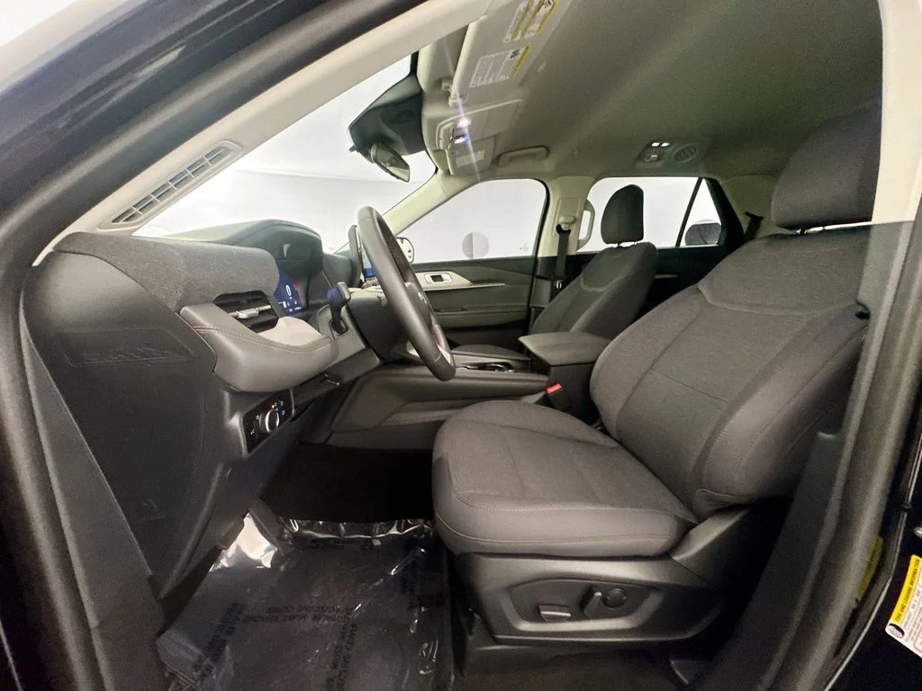 Used 2025 Black Ford Active image 20