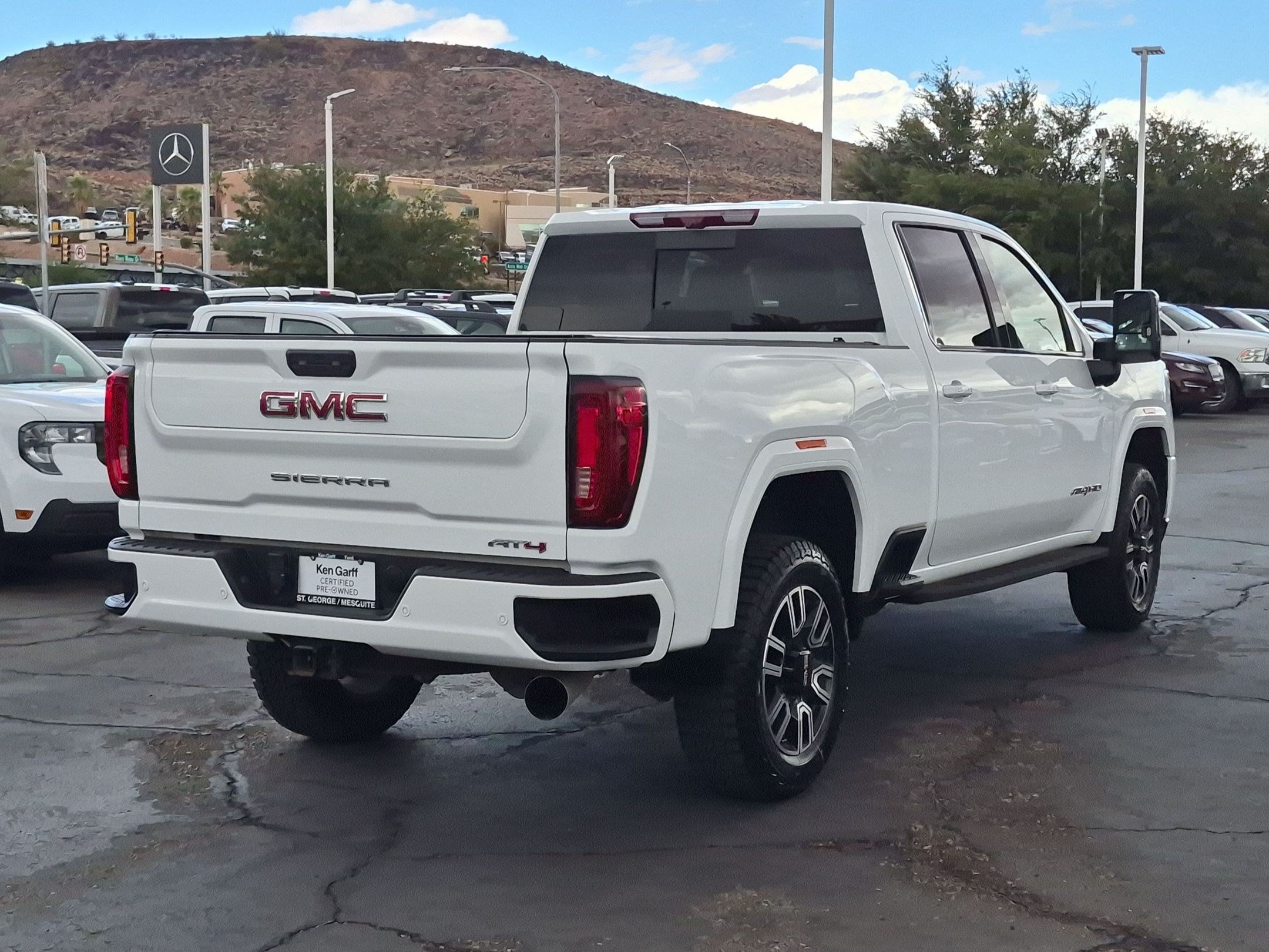 Used 2022 Summit White GMC AT4 image 3