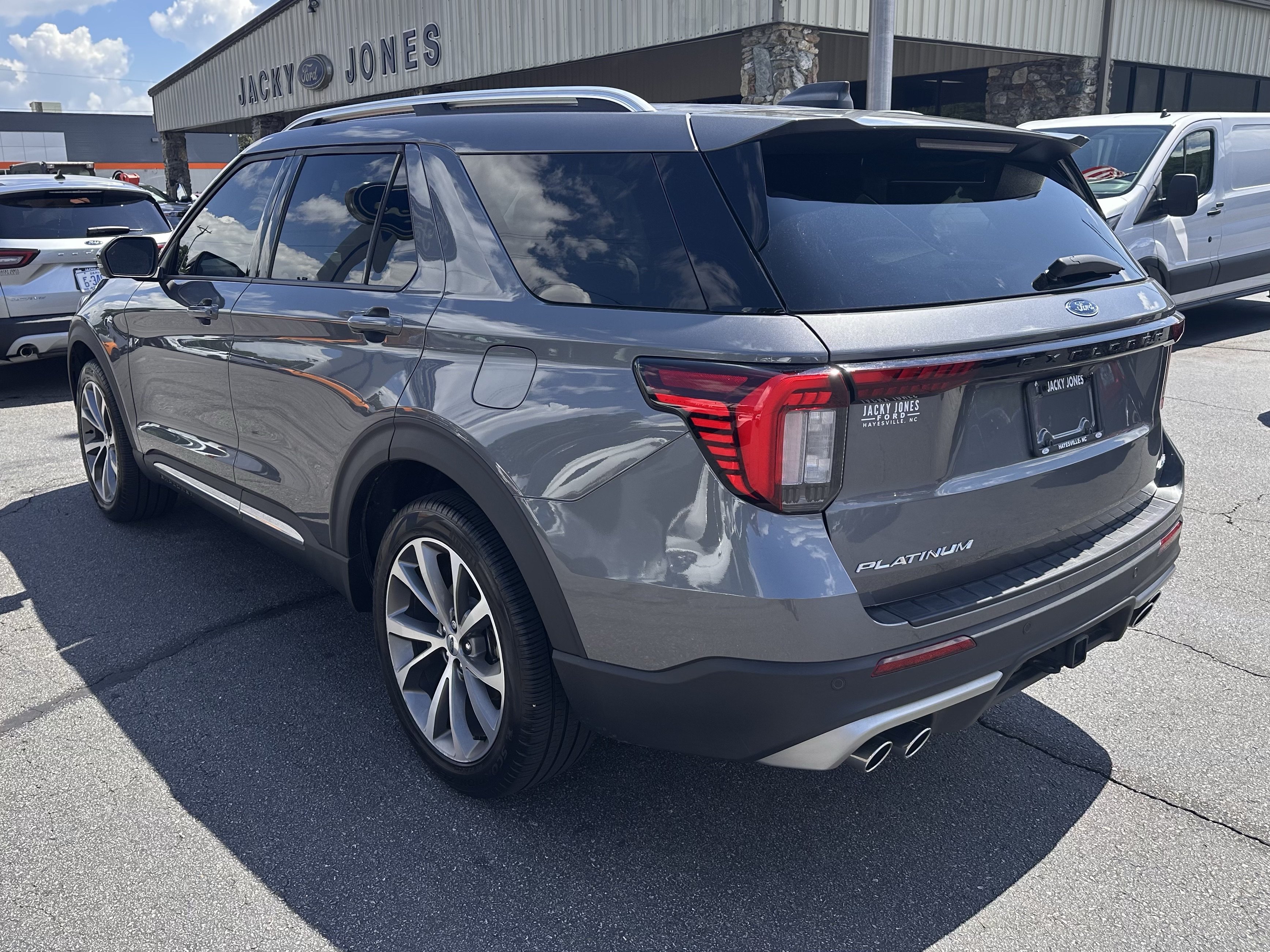 Used 2025 Carbonized Gray Metallic Ford Platinum image 8
