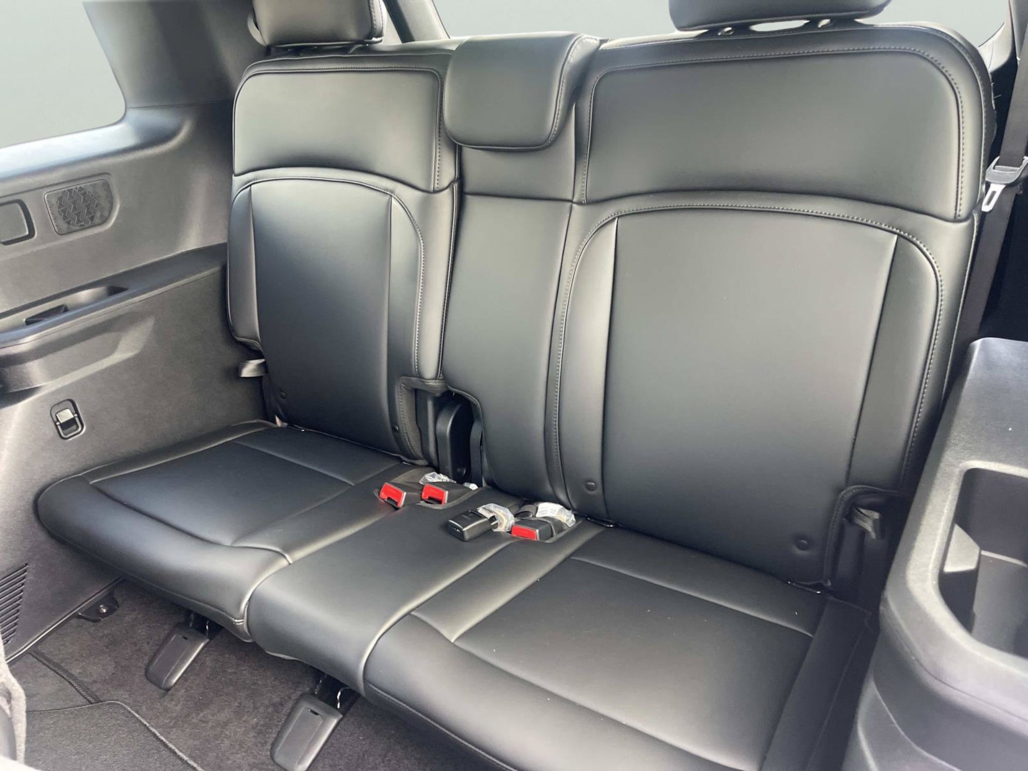 New 2027 Glacial White Pearl Kia SX image 17