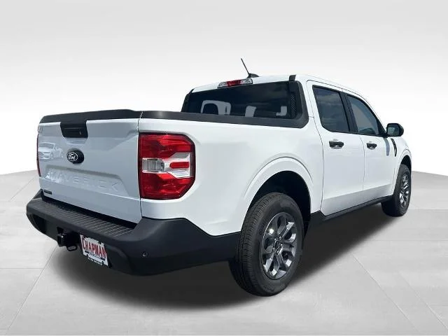 New 2026 Oxford White Ford XLT image 5