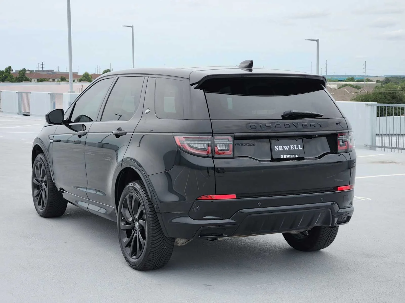 Certified Used 2024 Santorini Black Metallic Land Rover Dynamic SE image 5