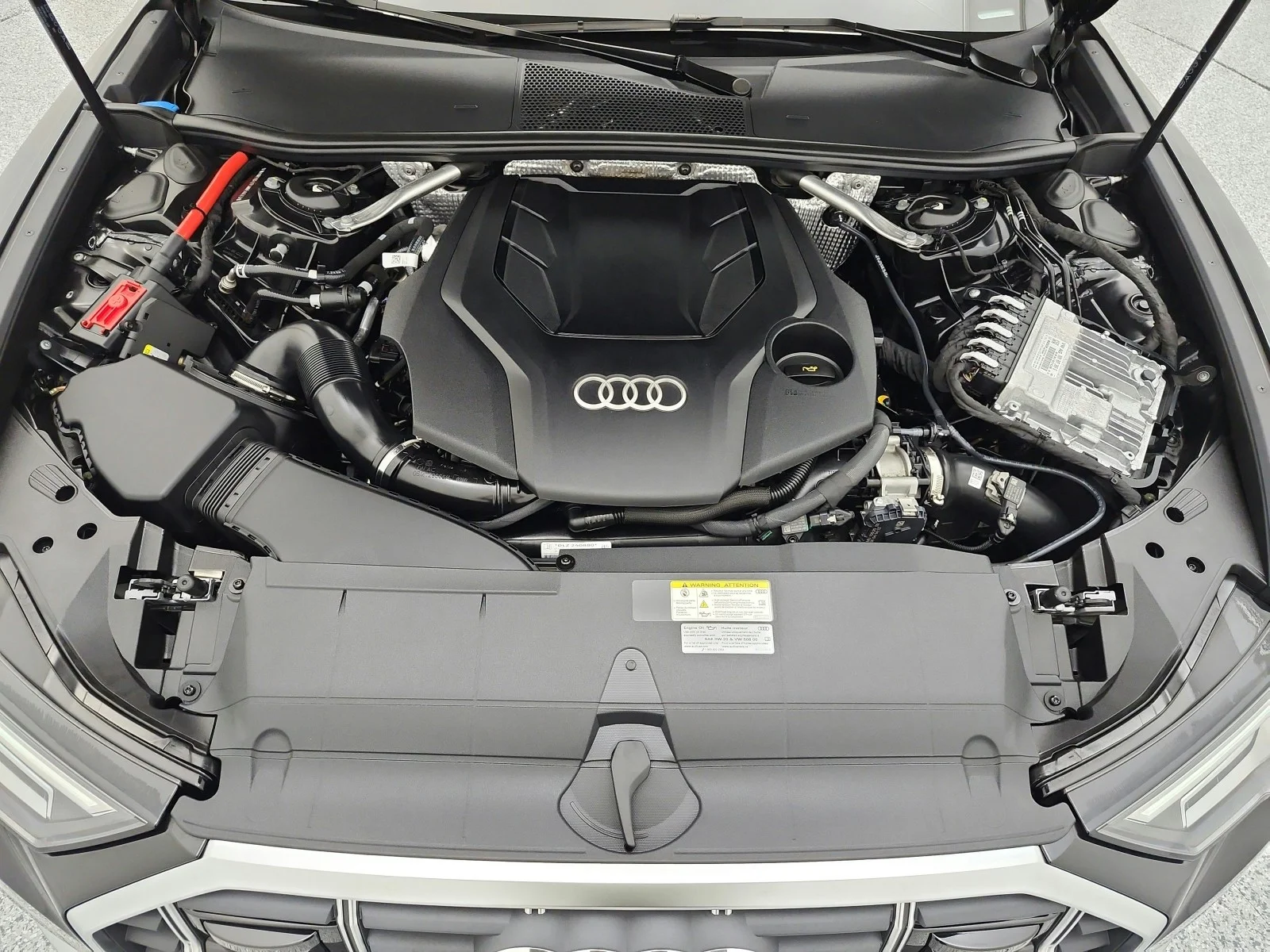 Used 2025 Mythos Black Metallic Audi 3.0 TFSI Premium Plus image 17
