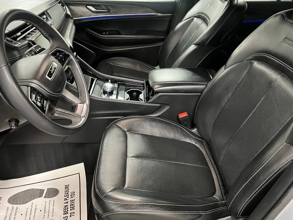 2023 Jeep Grand Cherokee Overland - Photo 25
