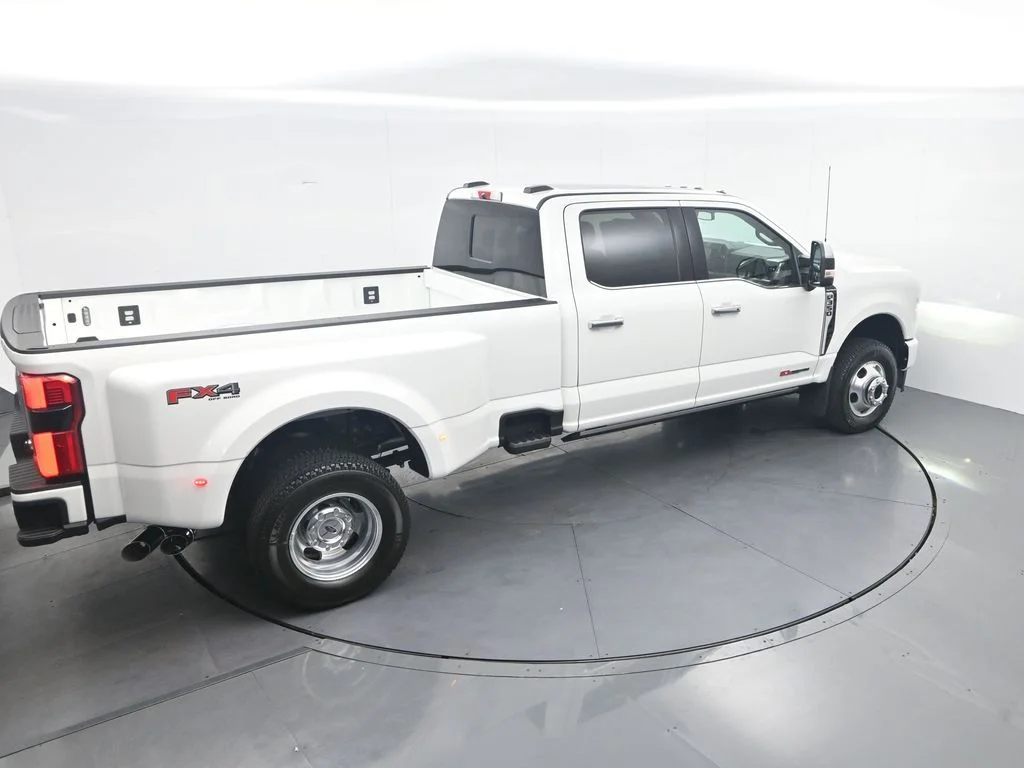 New 2026 Star White Metallic Tri-Coat Ford F-350® Platinum® image 28