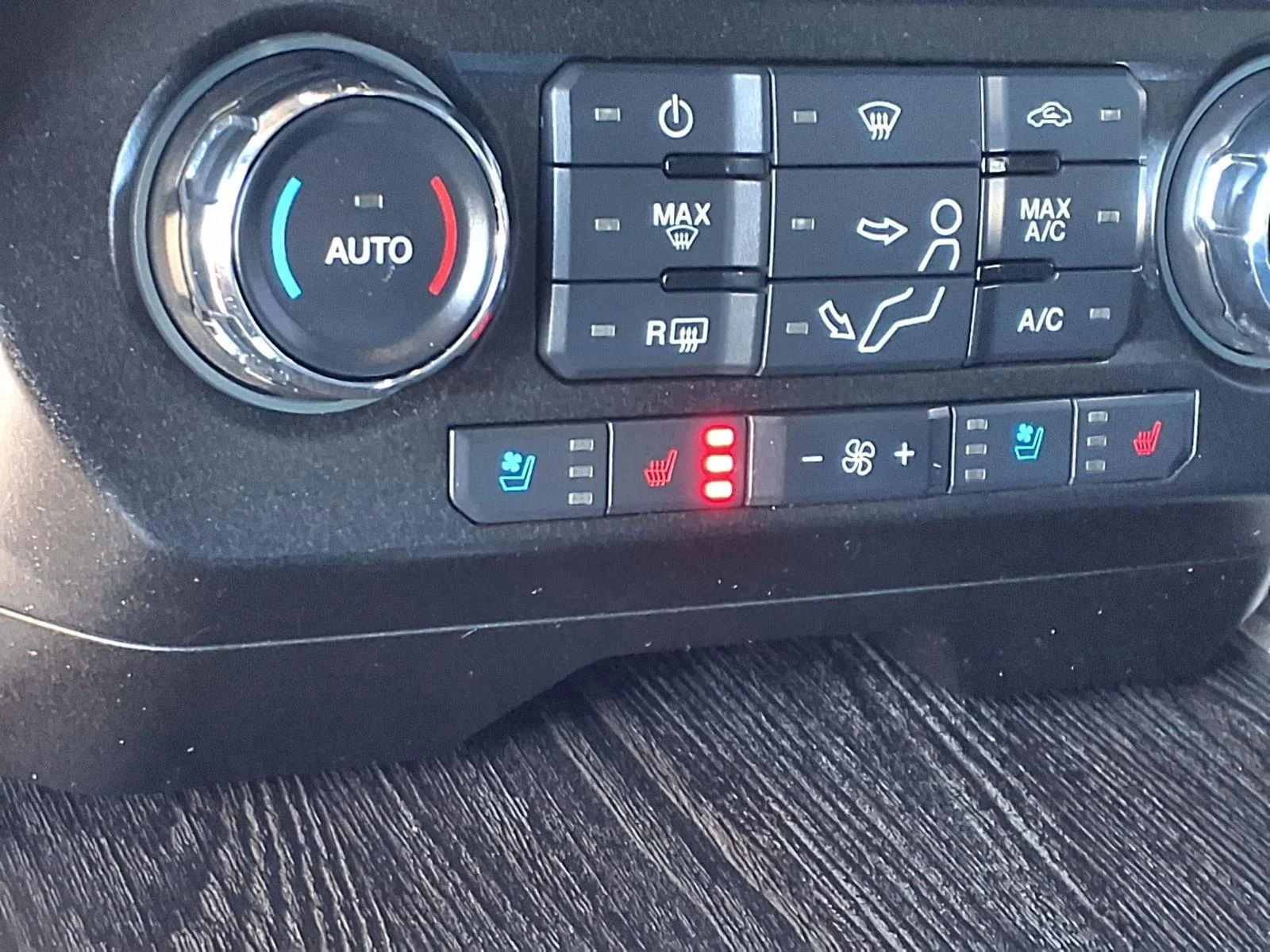 Used 2021 Stone Gray Metallic Ford LARIAT image 5