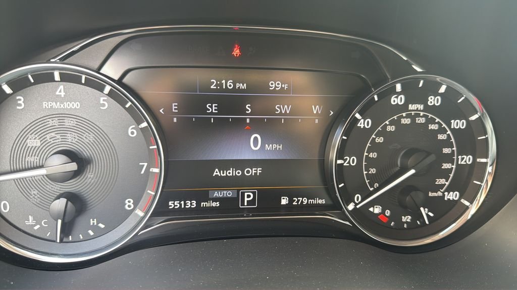Used 2024 Gray INFINITI LUXE image 8