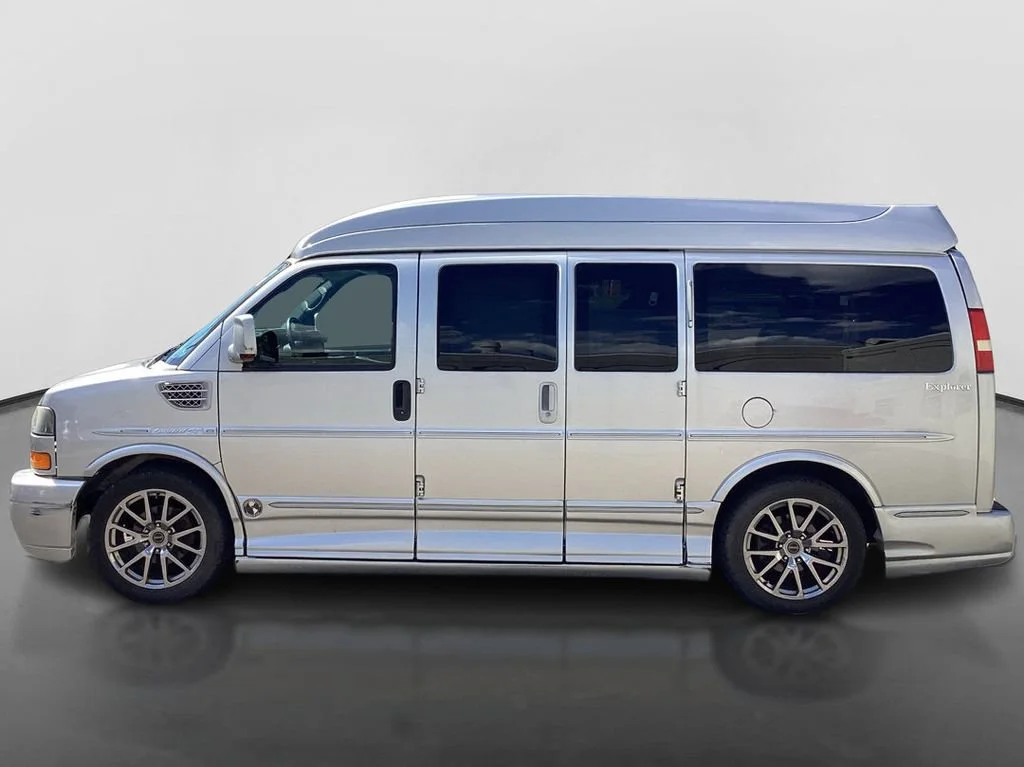 Used 2013 PURE SILVER METALLIC GMC Upfitter image 8