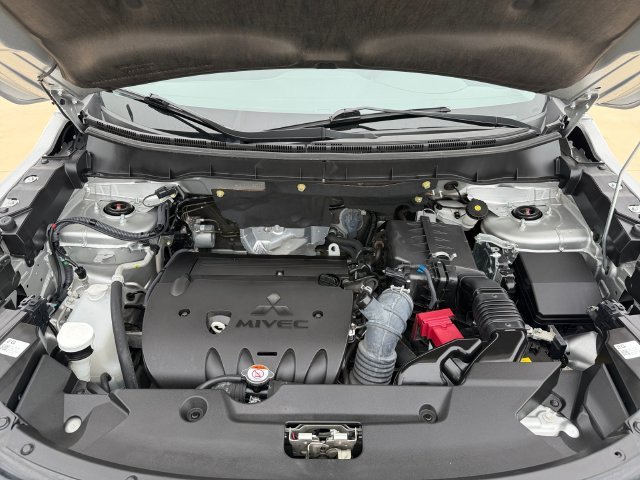 Used 2022  Mitsubishi 2.0 SE image 20