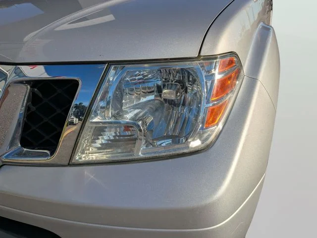 Used 2018 Silver Nissan SV image 7