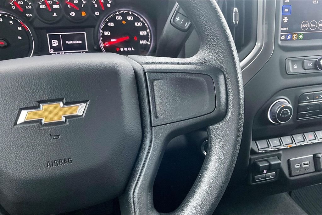 Used 2025 White Chevrolet Custom image 10