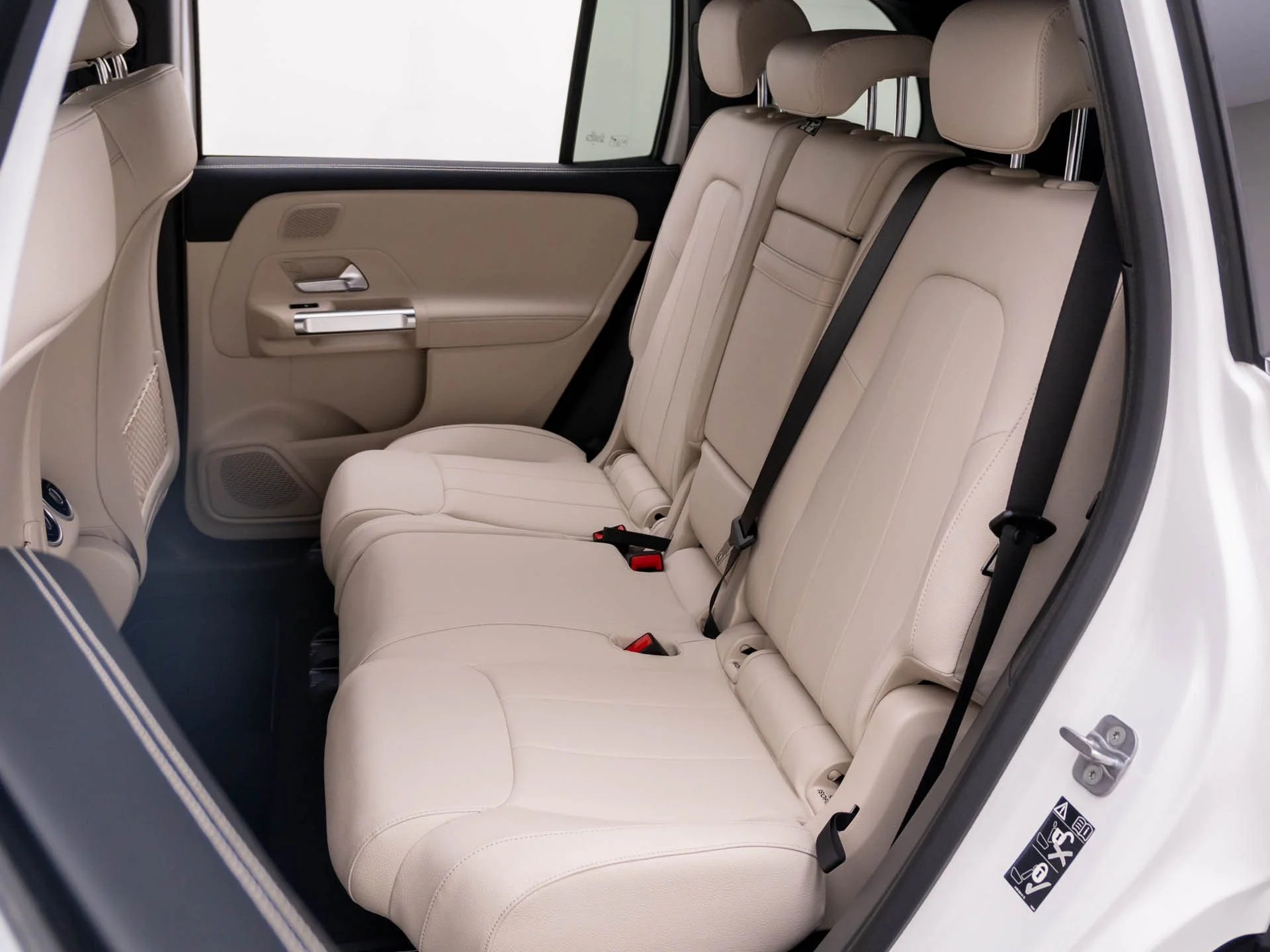 New 2026 White Mercedes-Benz GLB 250 image 20