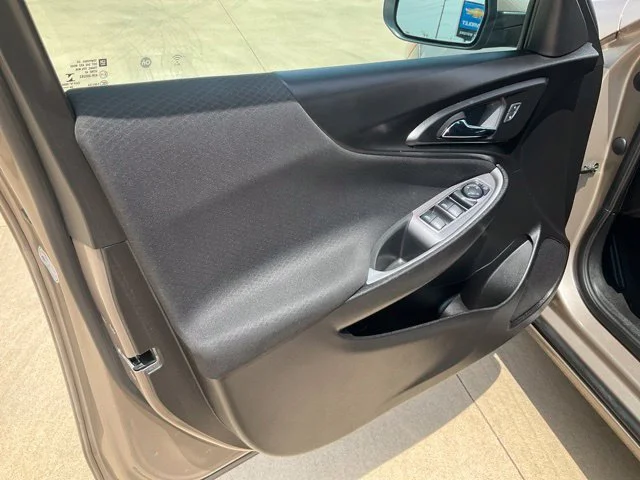 Used 2025 Gray Chevrolet LT image 4