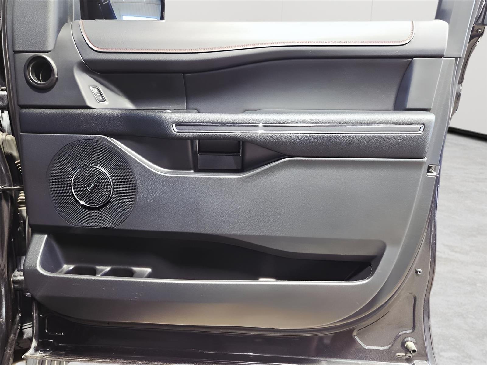 Used 2022 Dark Ford Limited image 62