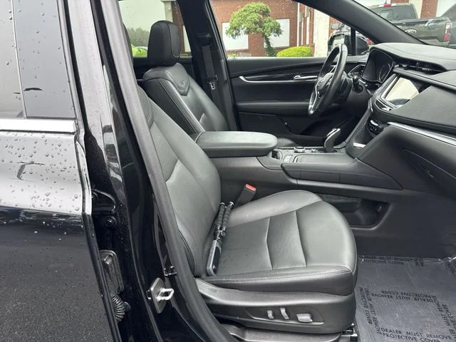 Used 2022 Stellar Black Metallic Cadillac Premium Luxury image 25