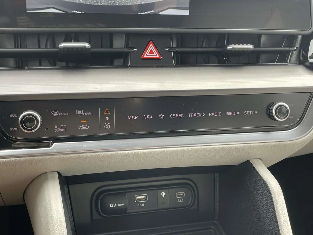 Used 2024 Gravity Gray Kia EX image 17
