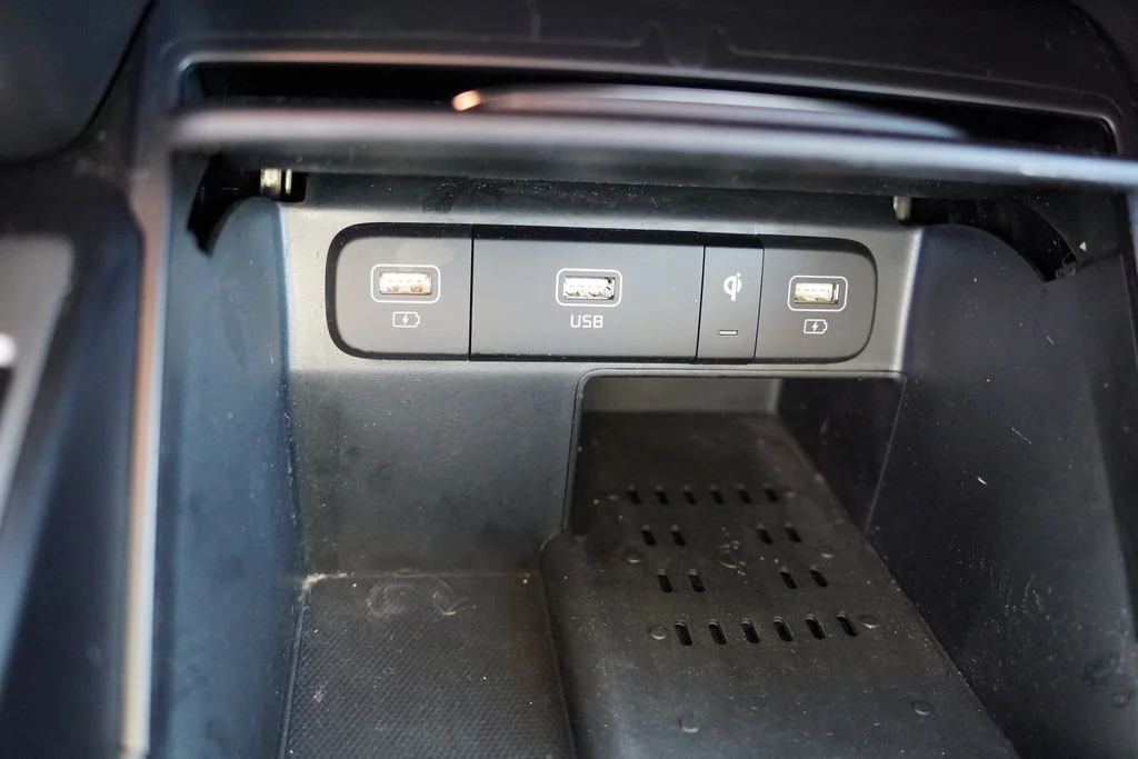 Used 2023 Aruba Green Kia X-Line EX image 31