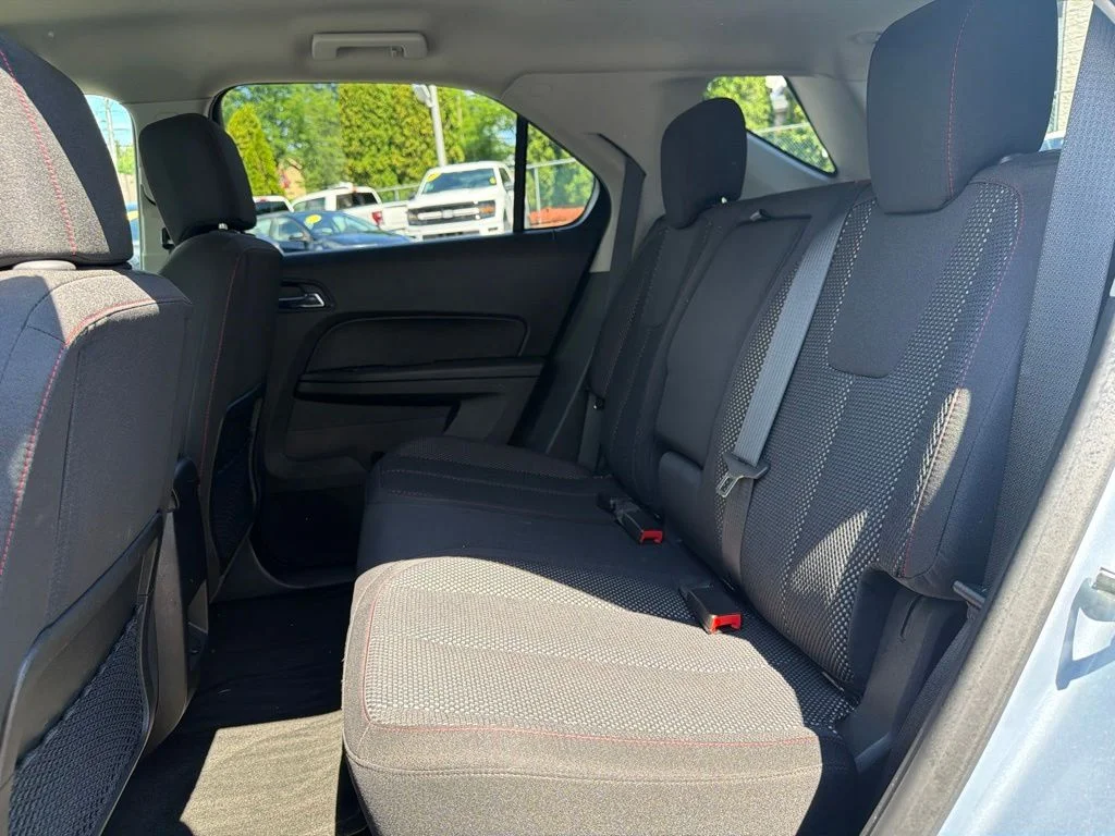 Used 2014 Silver Topaz Metallic Chevrolet LT image 11