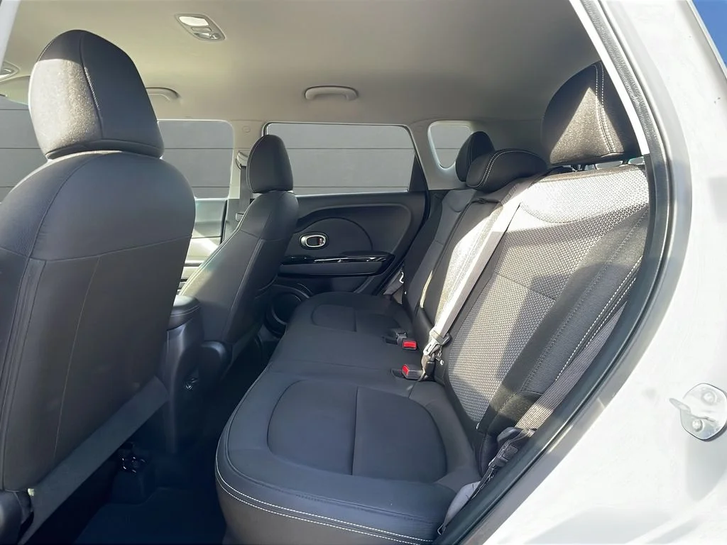 Used 2017 Silver Kia Plus image 17