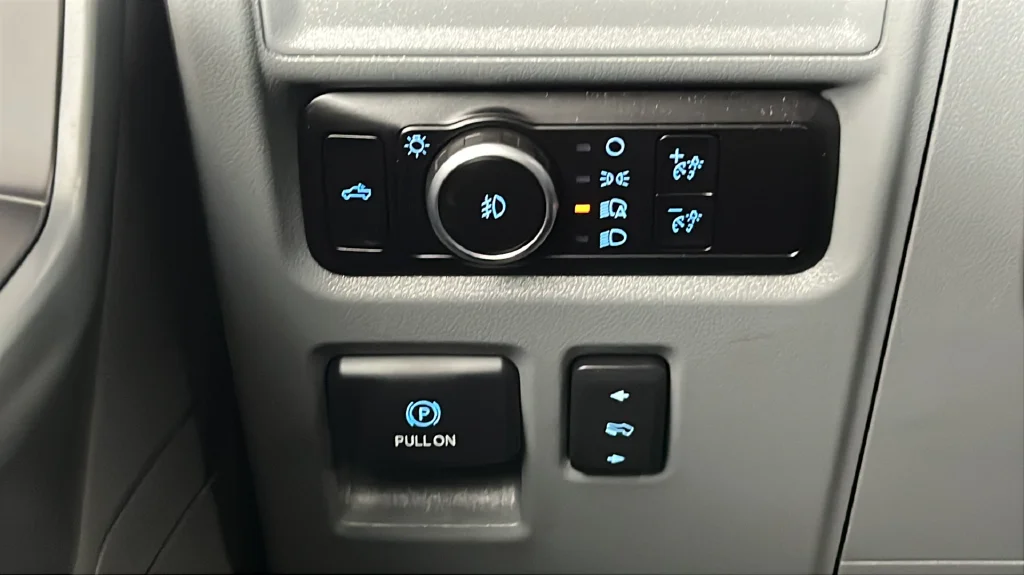 Used 2023 White Ford XLT image 31