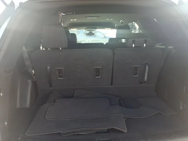 Used 2023 Summit White Chevrolet LT Cloth image 5