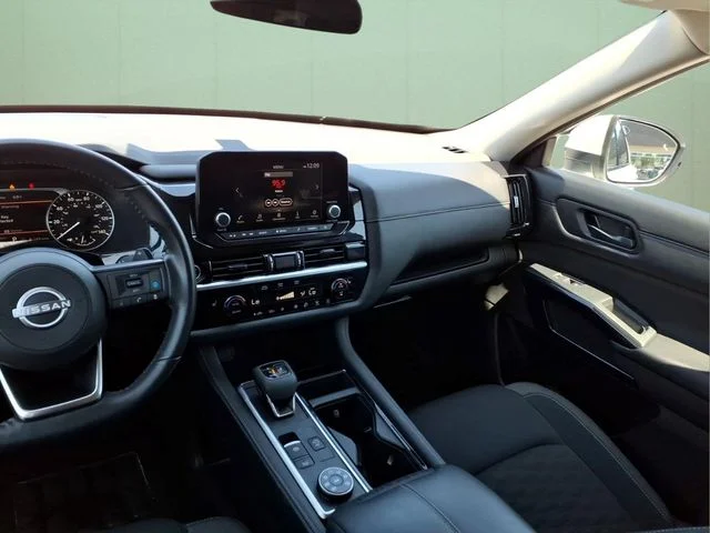 Used 2024 White Nissan SV image 19