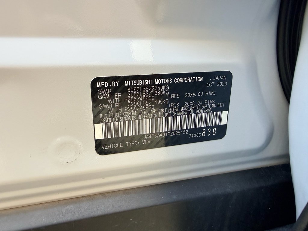 Used 2024 White Diamond Mitsubishi SEL image 32