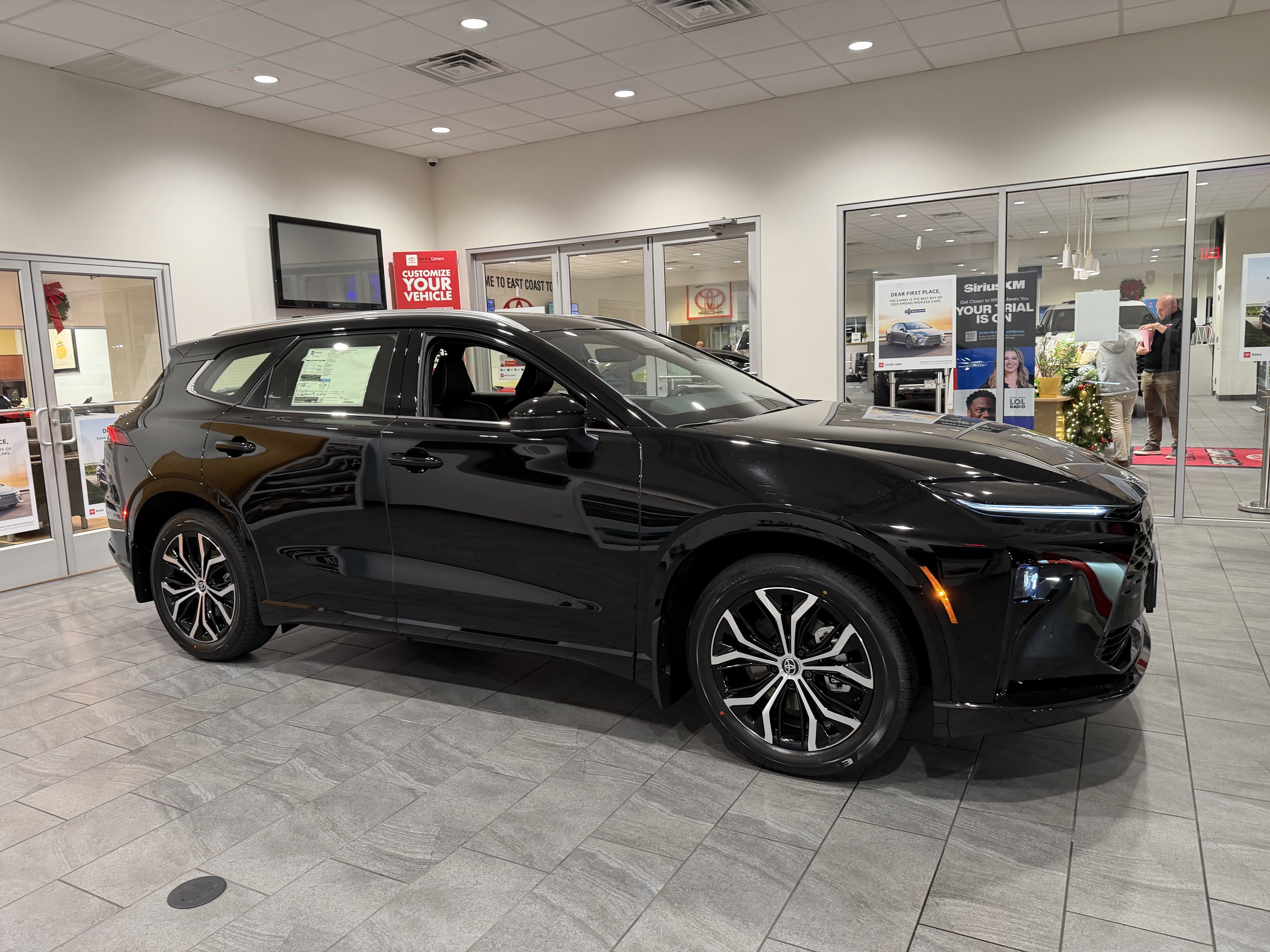 2025 Toyota Crown Signia XLE - Photo 48