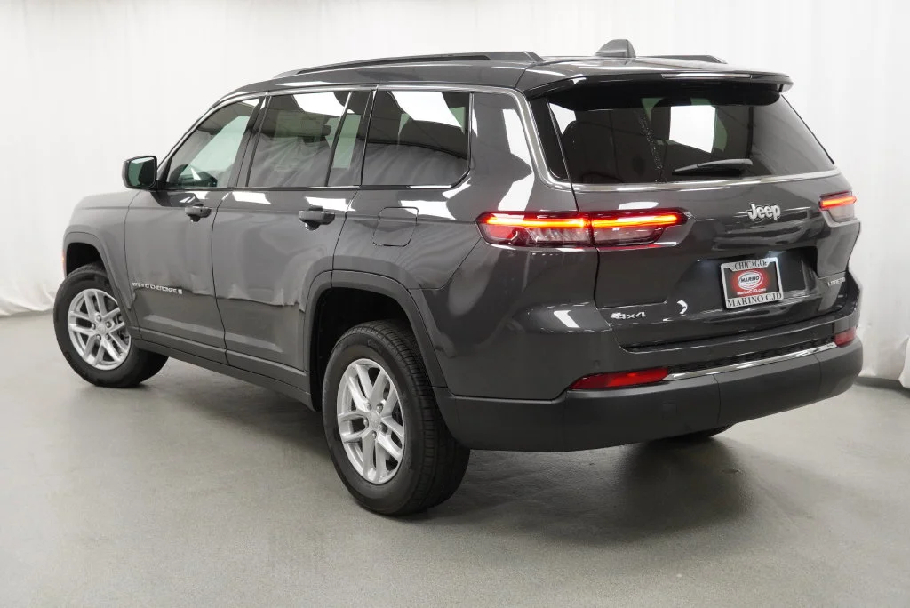 New 2026 Baltic Gray Metallic Clear-Coat Exterior Paint Jeep Laredo X image 16