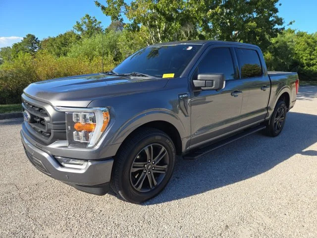 Used 2022 Gray Metallic Ford XLT image 1