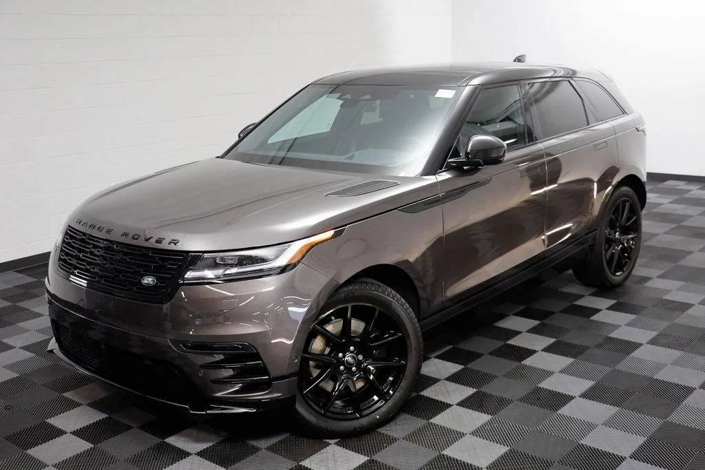 New 2026 Gray Land Rover Dynamic SE image 2