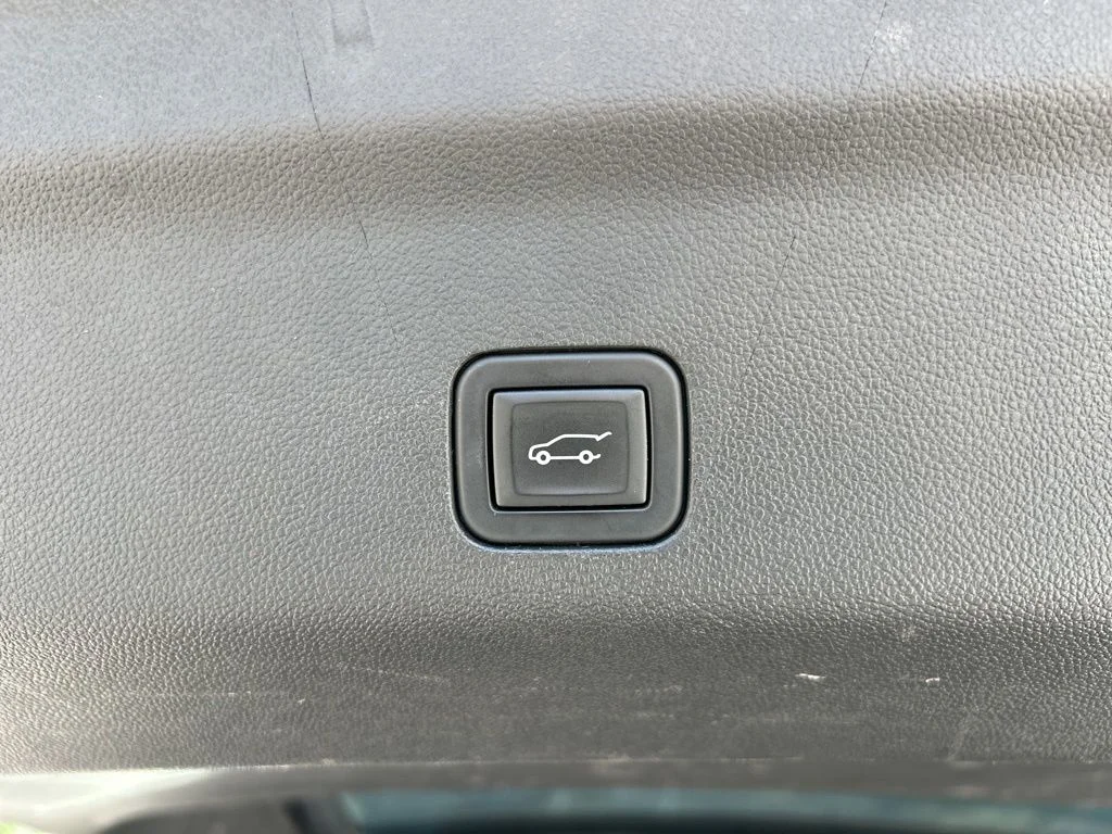 Used 2023 Onyx Black GMC SLT image 54