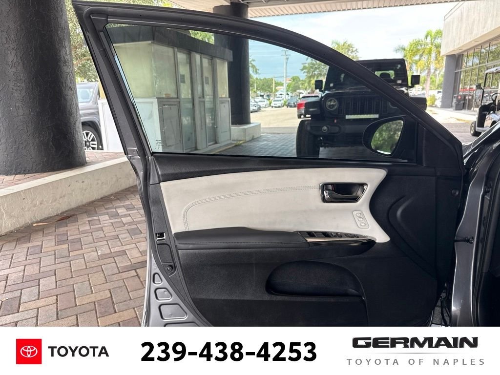 Used 2018 Gray Toyota Touring image 14