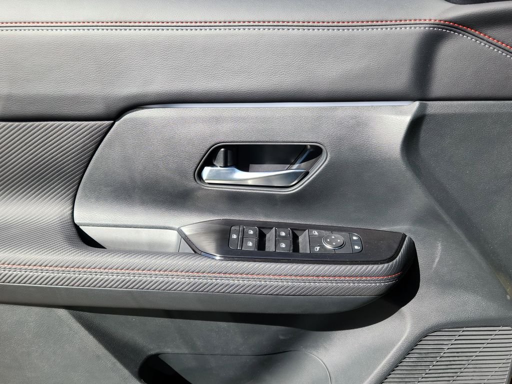 2025 Nissan Kicks SR AWD - Photo 7