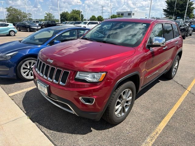 Used 2015 Red Jeep Limited image 3