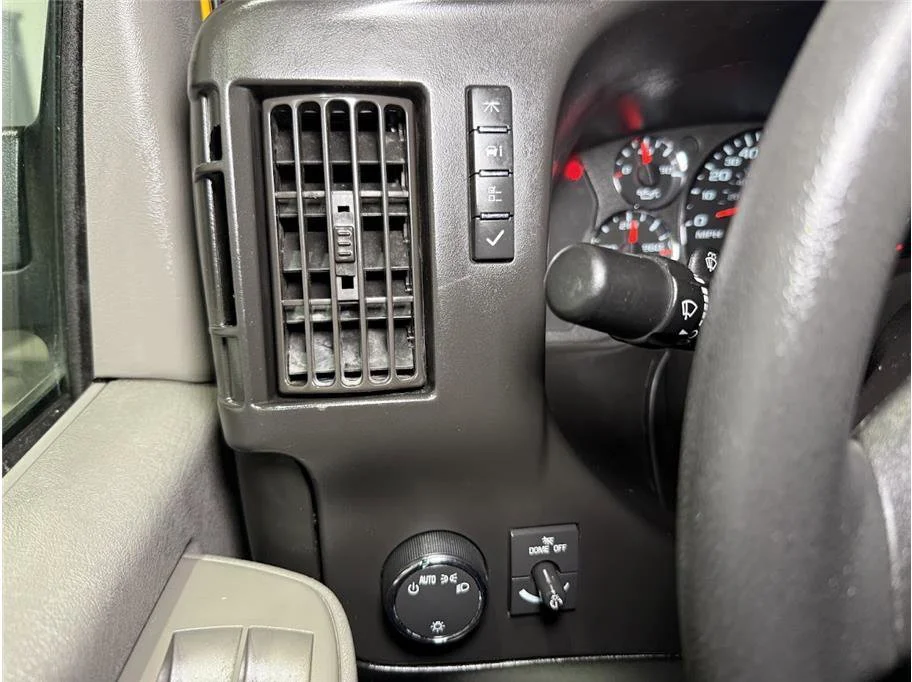 Certified Used 2018 Special Paint GMC Extended Van 3D image 26