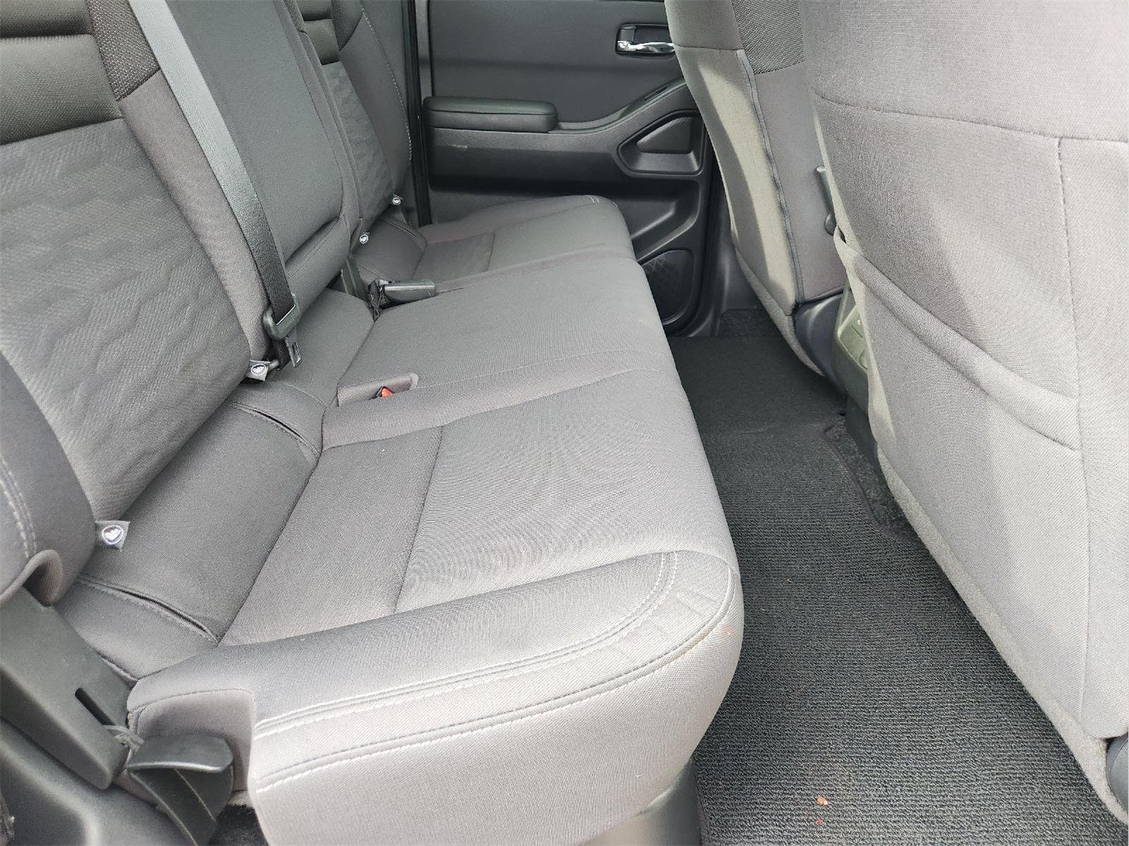2024 Nissan Frontier photo 31 of 33