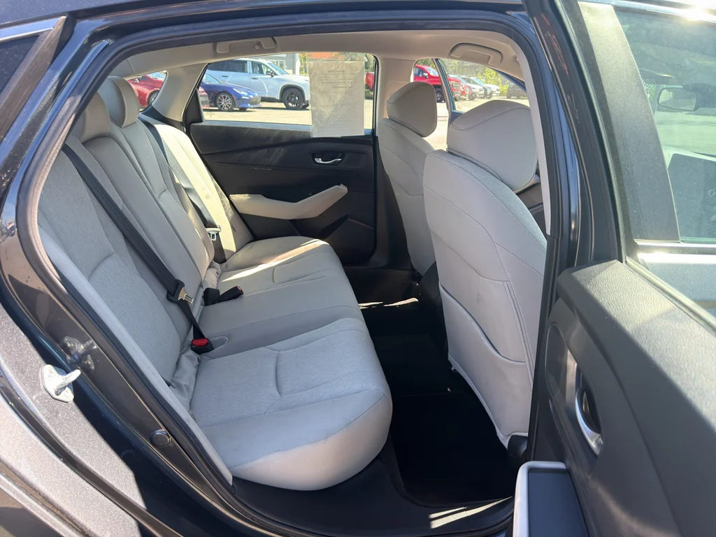 Used 2024 Solar Silver Metallic Honda LX image 7