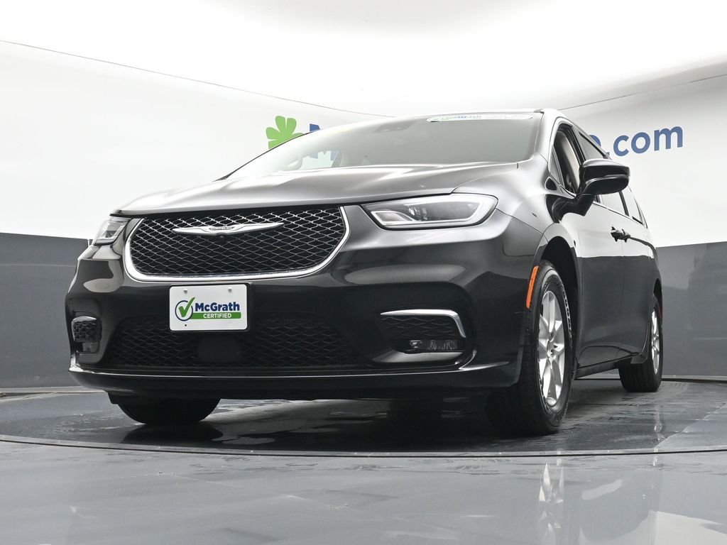 Used 2024 Black Chrysler Touring L image 8