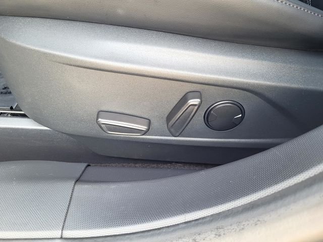 Used 2023 Black Ford Select image 11