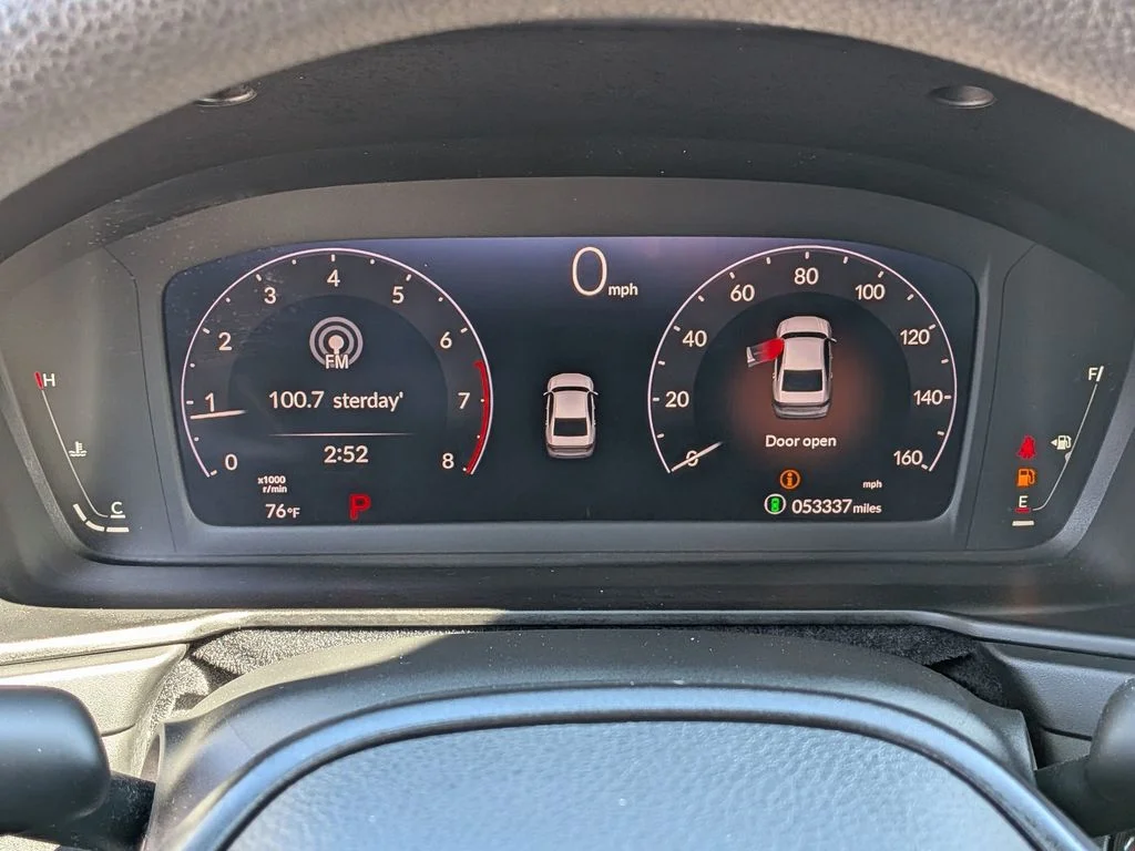 Used 2023 White Honda EX image 18