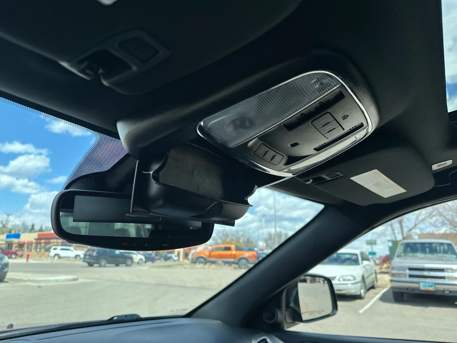 Used 2020 Red Jeep Altitude image 64