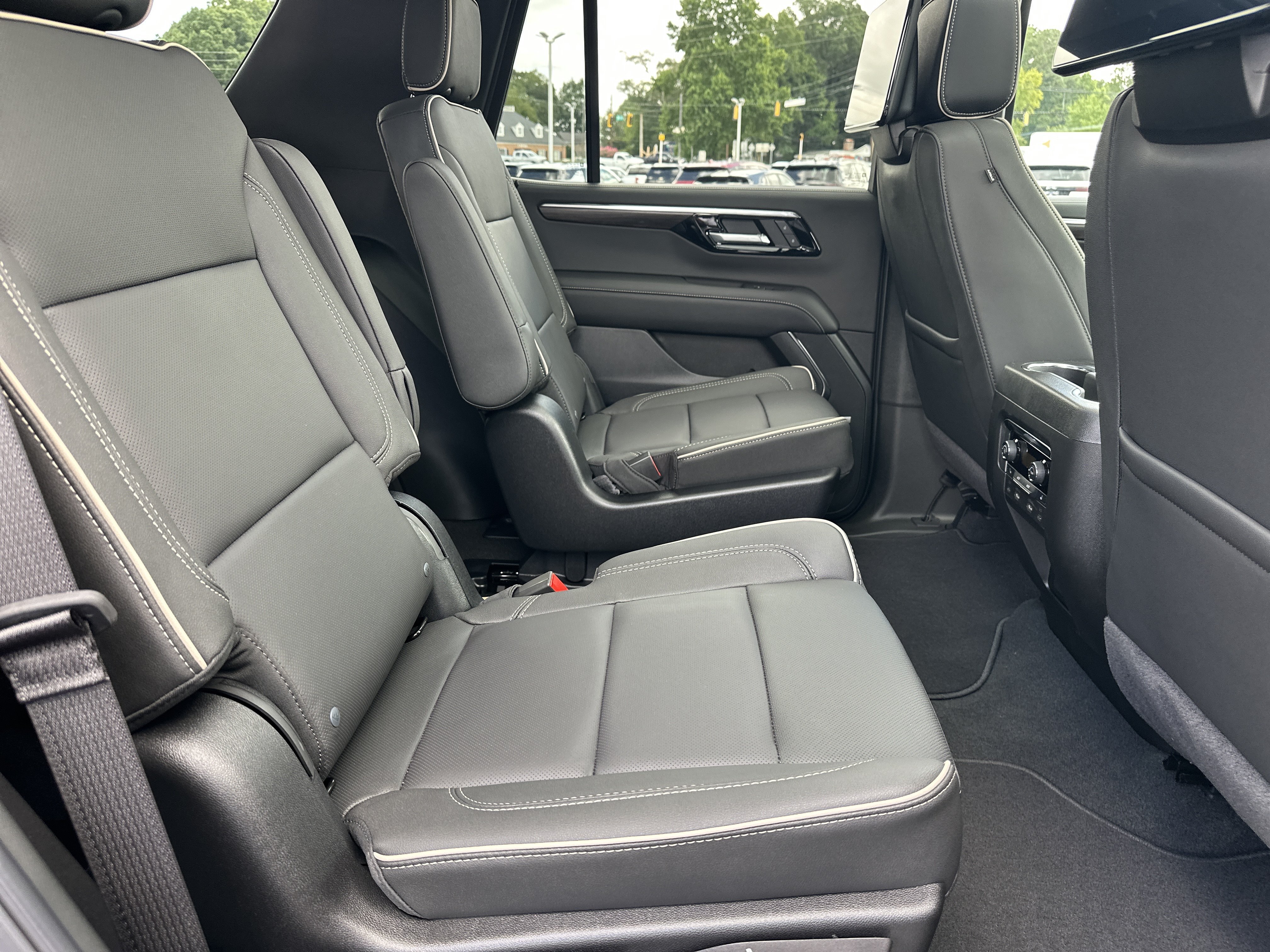2026 Chevrolet Tahoe Premier - Photo 15