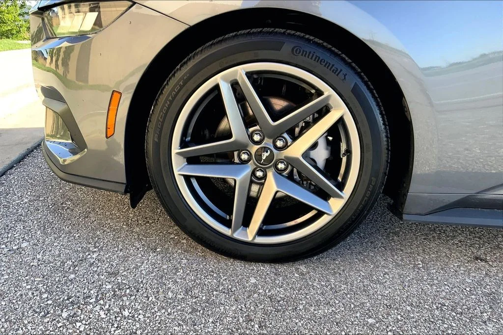 Used 2024 Gray Ford EcoBoost Premium image 8
