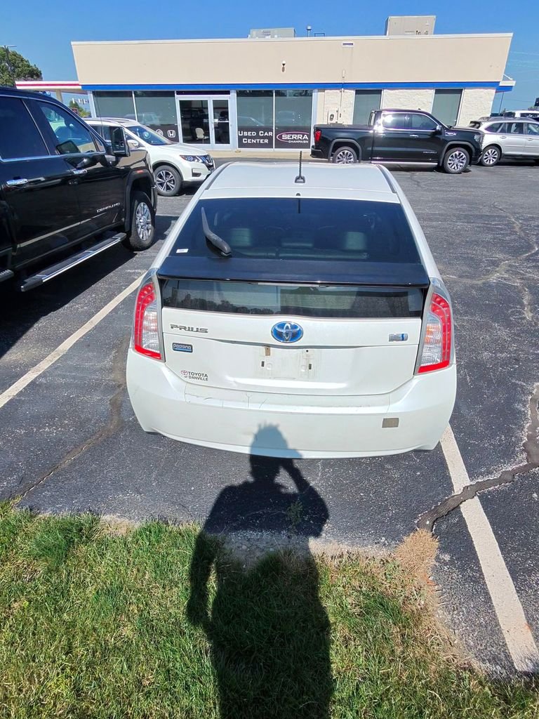 Used 2013 Blizzard Pearl Toyota Three image 3