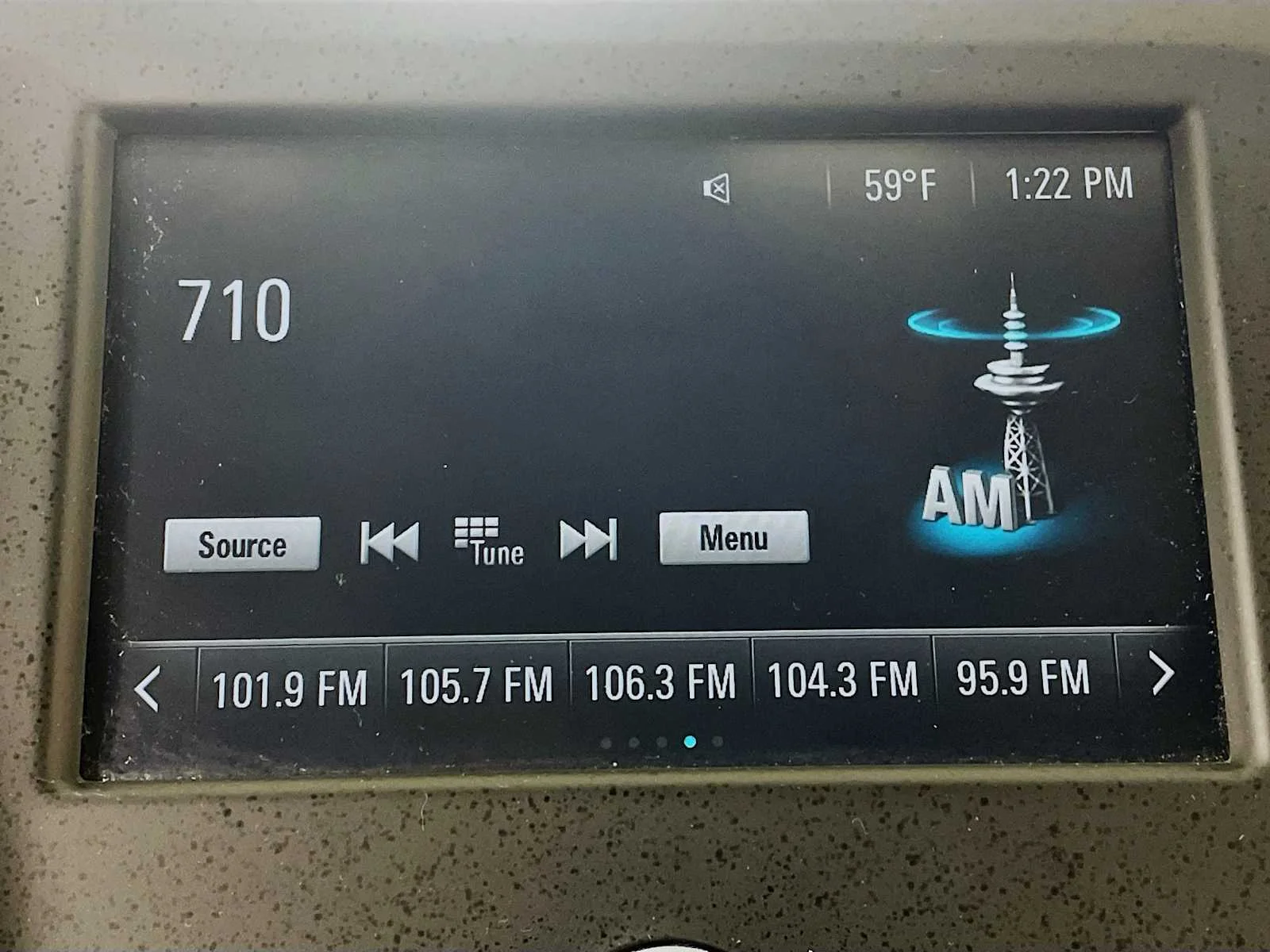 Used 2018 Summit White Chevrolet LS image 12