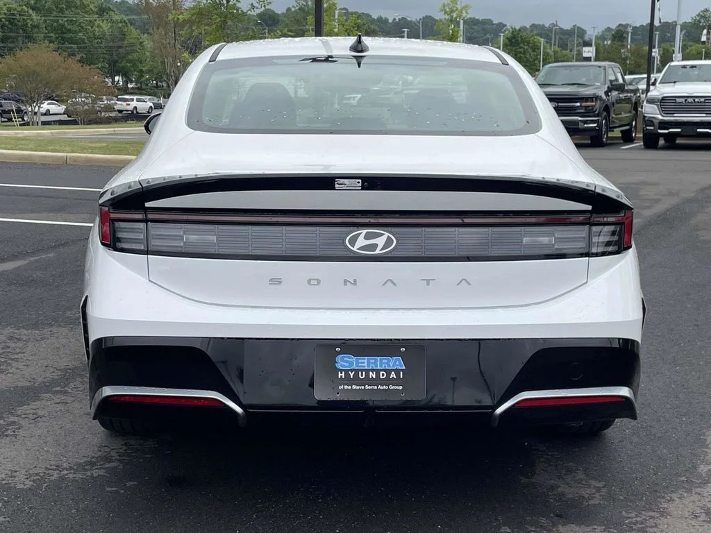 Certified Used 2026 White Hyundai SEL Sport image 4