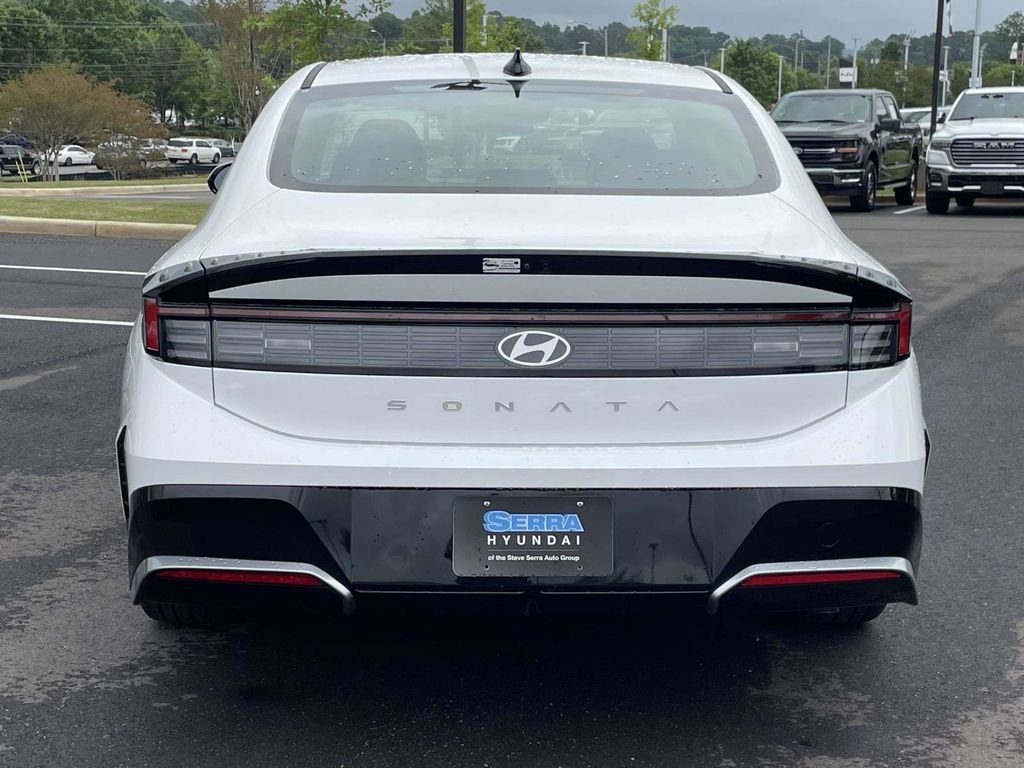 Certified Used 2026 White Hyundai SEL Sport image 4