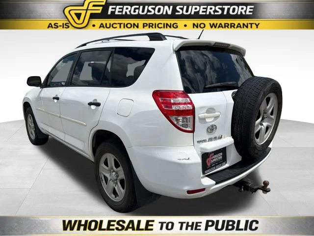 Used 2010 White Toyota Base image 5